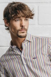 camisa estampada hombre rayas de colores