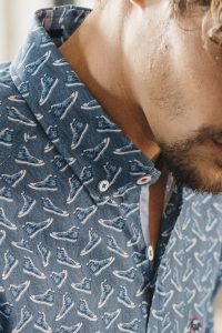 camisa estampada hombre zapatillas baloncesto