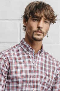 camisa cuadros hombre azul rojo