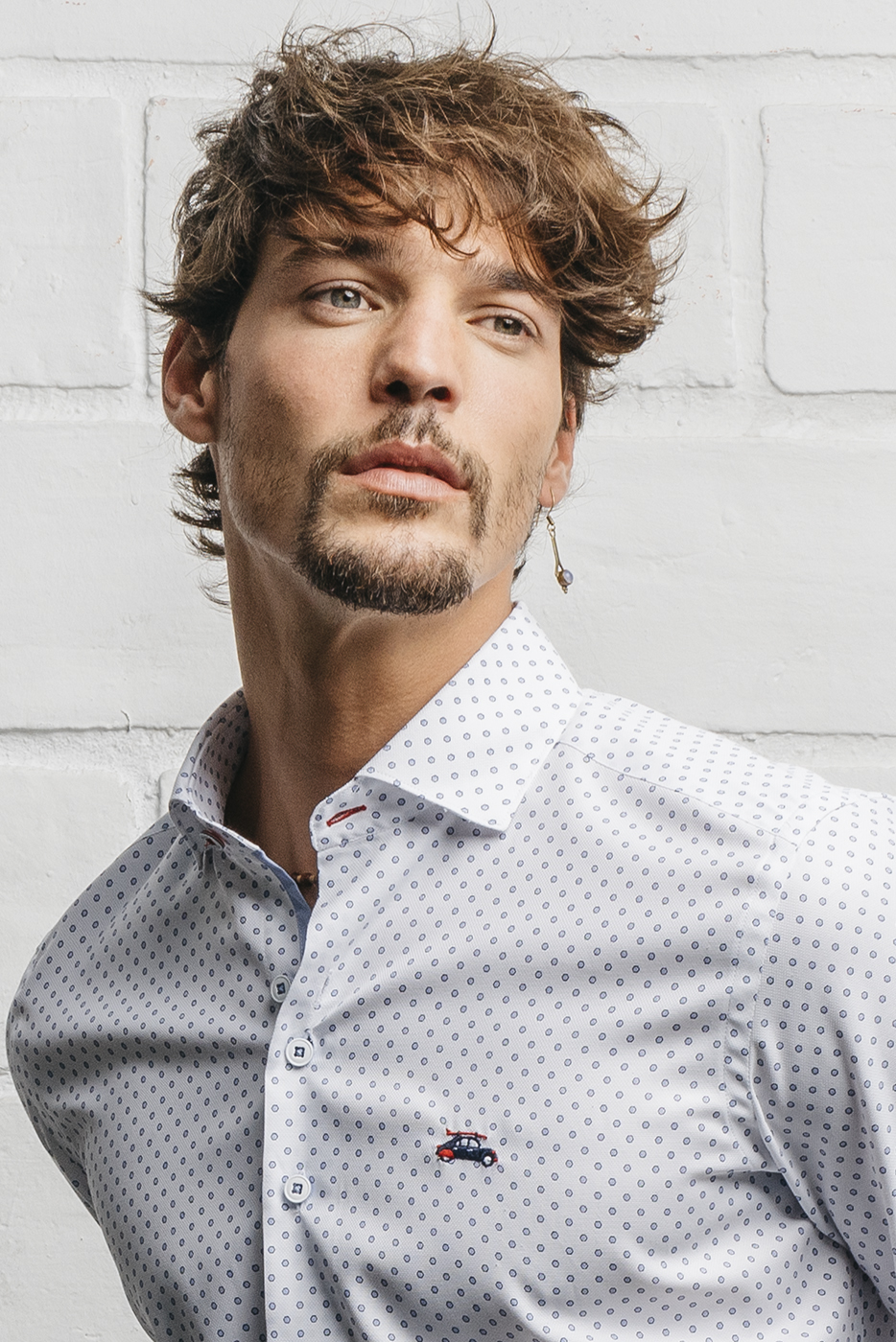 camisa estampada hombre circulos celestes