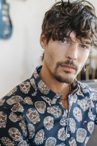 camisa estampada hombre de calaveras