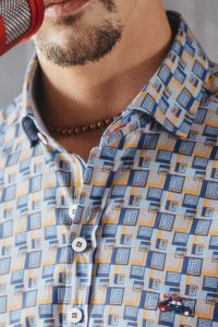 camisa estampada hombre hipnotica