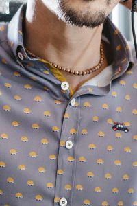 camisa estampada hombre erizos de colores