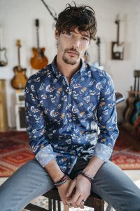 camisa estampada hombre esqueletos