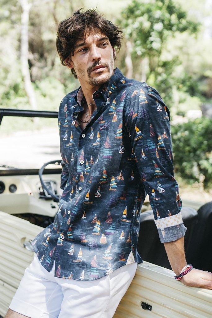 Camisa azul estampada hombre barcos Camisa azul estampada hombre barcos