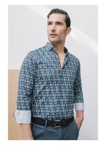 Camisa hombre con tablas de surf