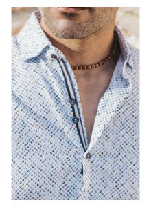 cuello camisa hombre con bolas de billar