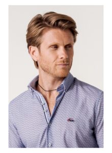 Camisa estampada slim fit mini hojas azul