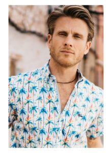 Camisa hombre regular fit palmeras multicolor