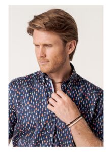 Camisa manga corta regular fit boyas de pesca multicolor