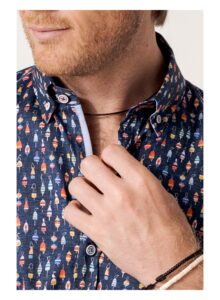 Camisa manga corta regular fit boyas de pesca multicolor