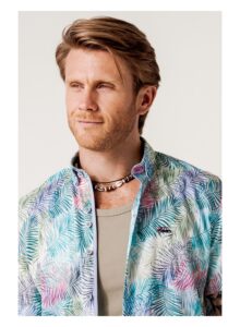 Camisa regular fit hombre hojas palmera multicolor