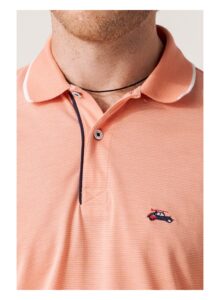 Polo coral manga corta con cuello botón