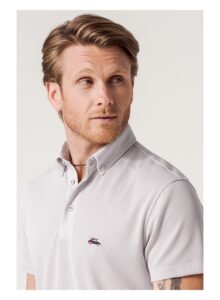 Polo jacquard textura manga corta color blanco roto